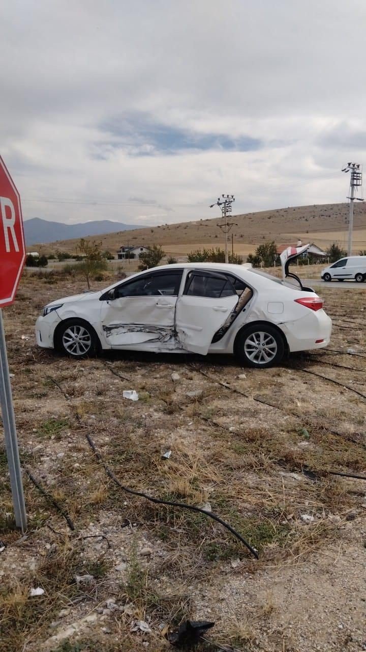 Konya-Afyonkarahisar yolunda feci kaza! Çok sayıda yaralı var