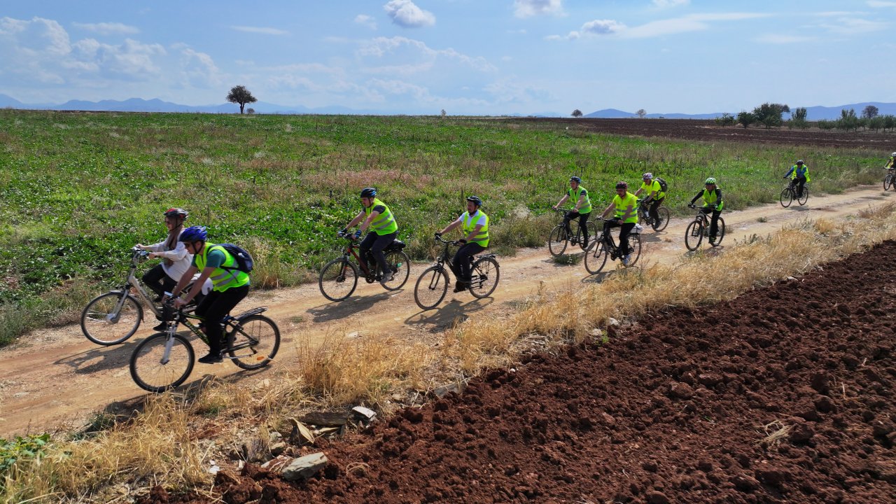 konyada-bisikletseverler-tarihi-ve-dogal-guzellikleri-pedal-cevirerek-kesfediyor-2.jpg