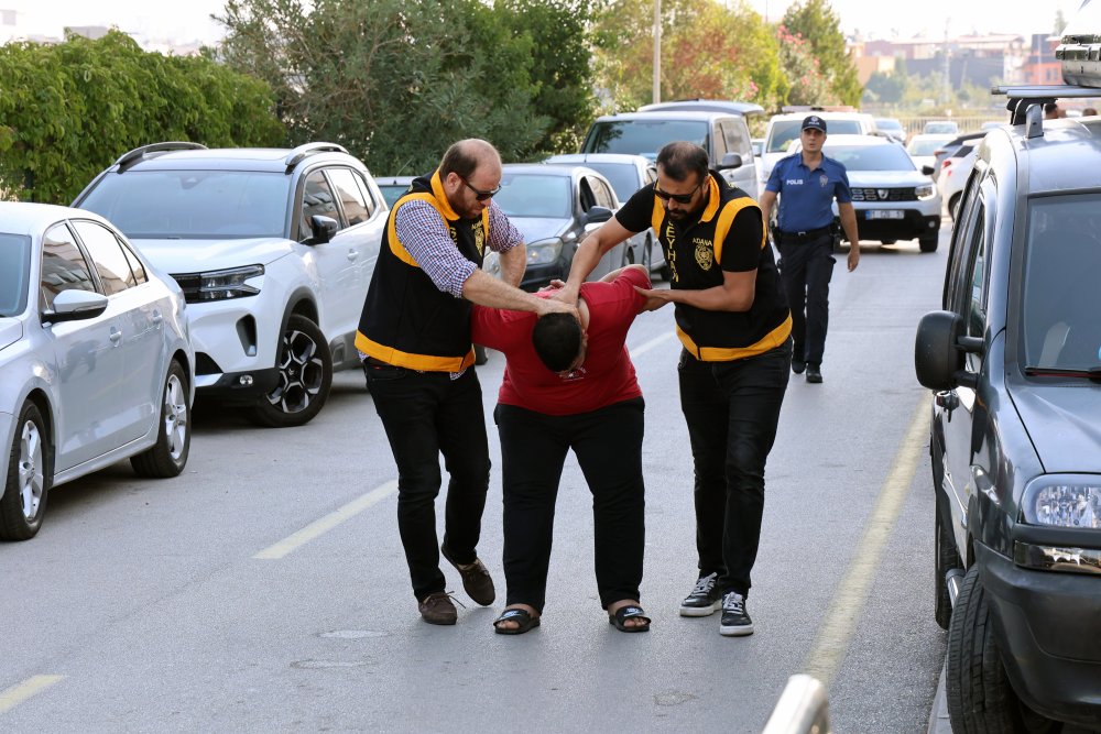 Lise öğrencisini, yolunu kesip taciz etti