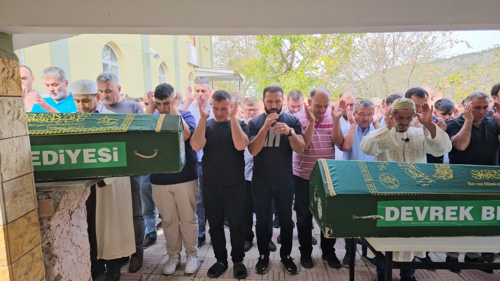 Öldürülen dayı ile yeğene veda... 3'ü aile üyesi 6 gözaltı