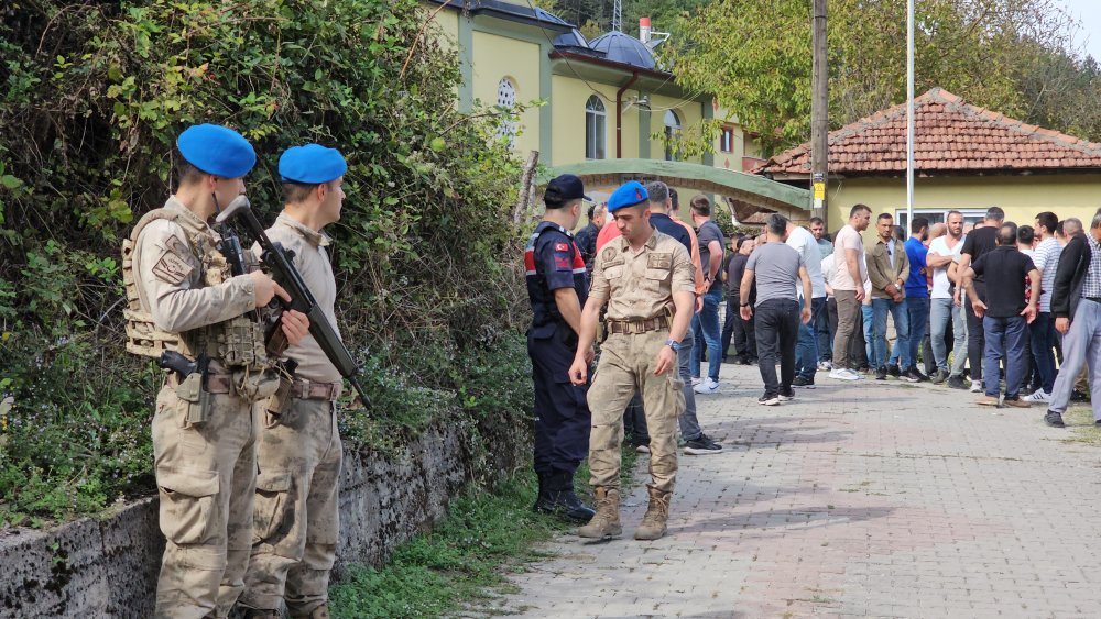 Öldürülen dayı ile yeğene veda... 3'ü aile üyesi 6 gözaltı