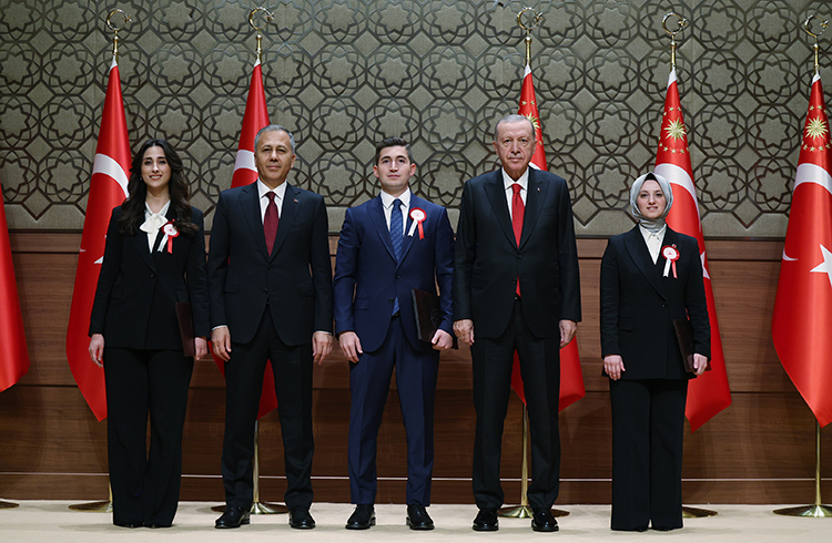 erdogan-halktan-kopuk-sokaktan-kopuk-idareci-profiline-tahammulumuz-yok-1.jpg