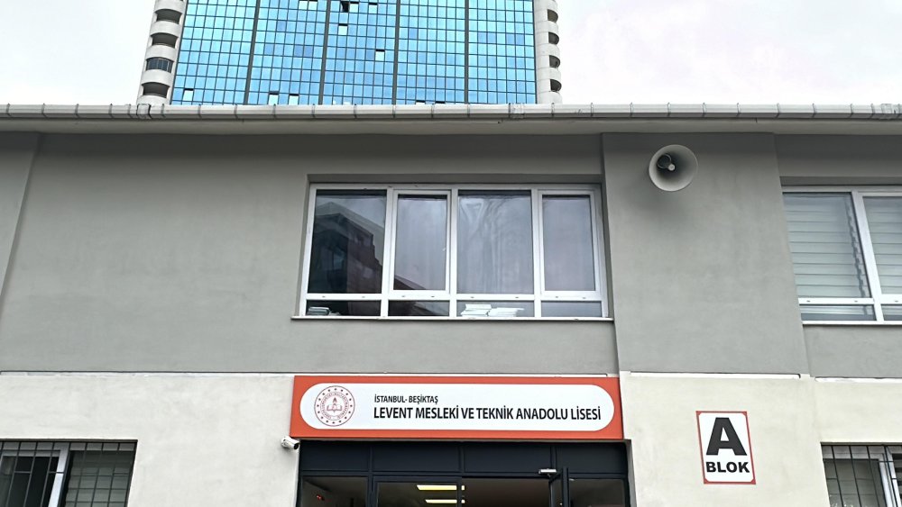 Levent Mesleki ve Teknik Anadolu Lisesi'nde öğretmen müdür yardımcısına silah çekti