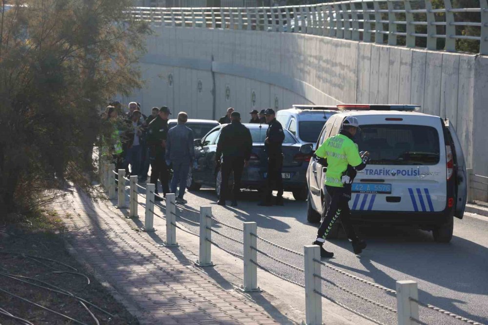 Konya'da polisten kaçan zanlı, kaza yaparak yakalandı!