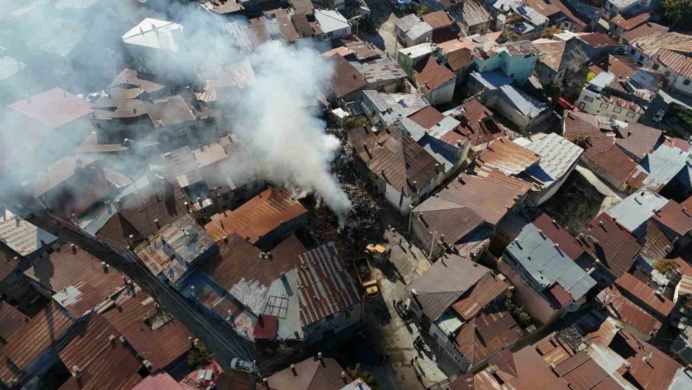 Konya’da enkaz kaldırma işlemleri sürüyor