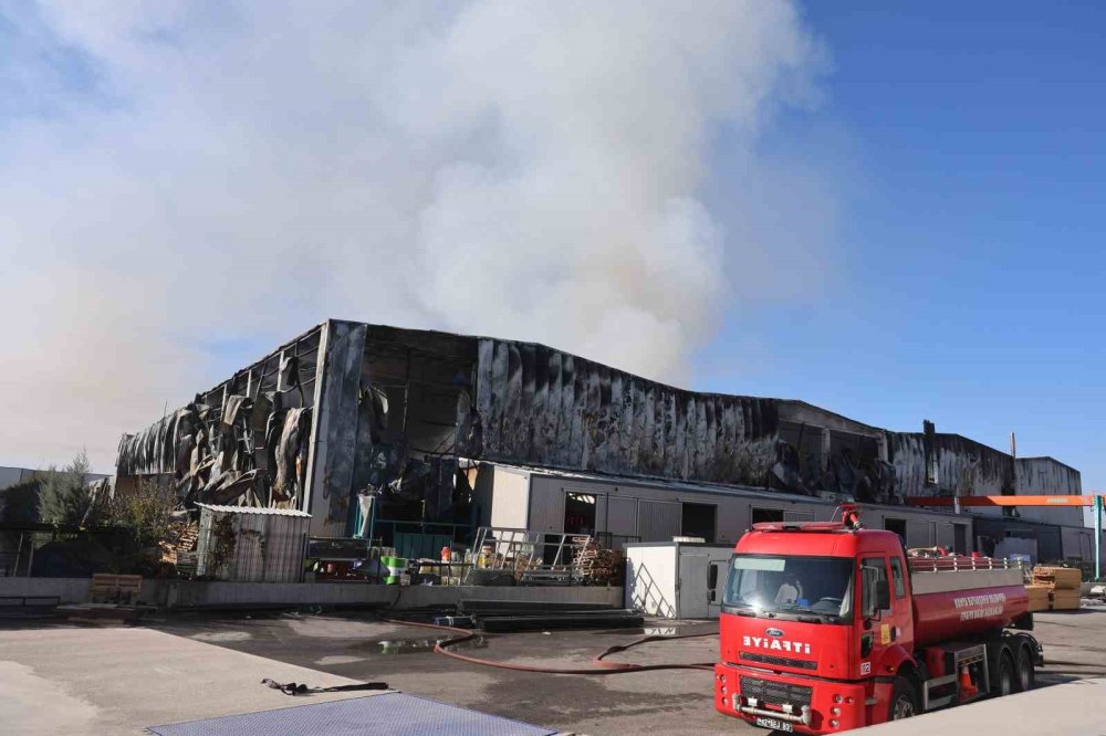 Konya’da büyük yangın! Fabrika kullanılamaz hale geldi