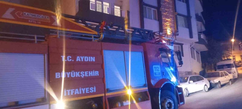 Evin kızı çağrılara cevap vermeyince, mahalle ayağa kalktı