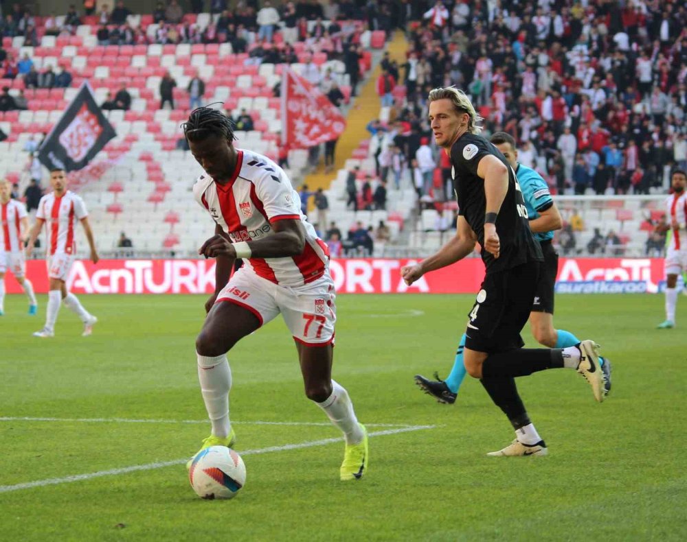 Sivasspor, Sonko'nun golleriyle kazandı