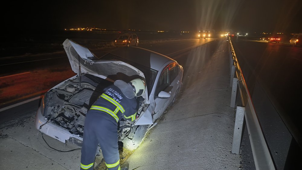 Yolda gördüğü lastiği kaldırmak isterken otomobilin çarpmasıyla öldü