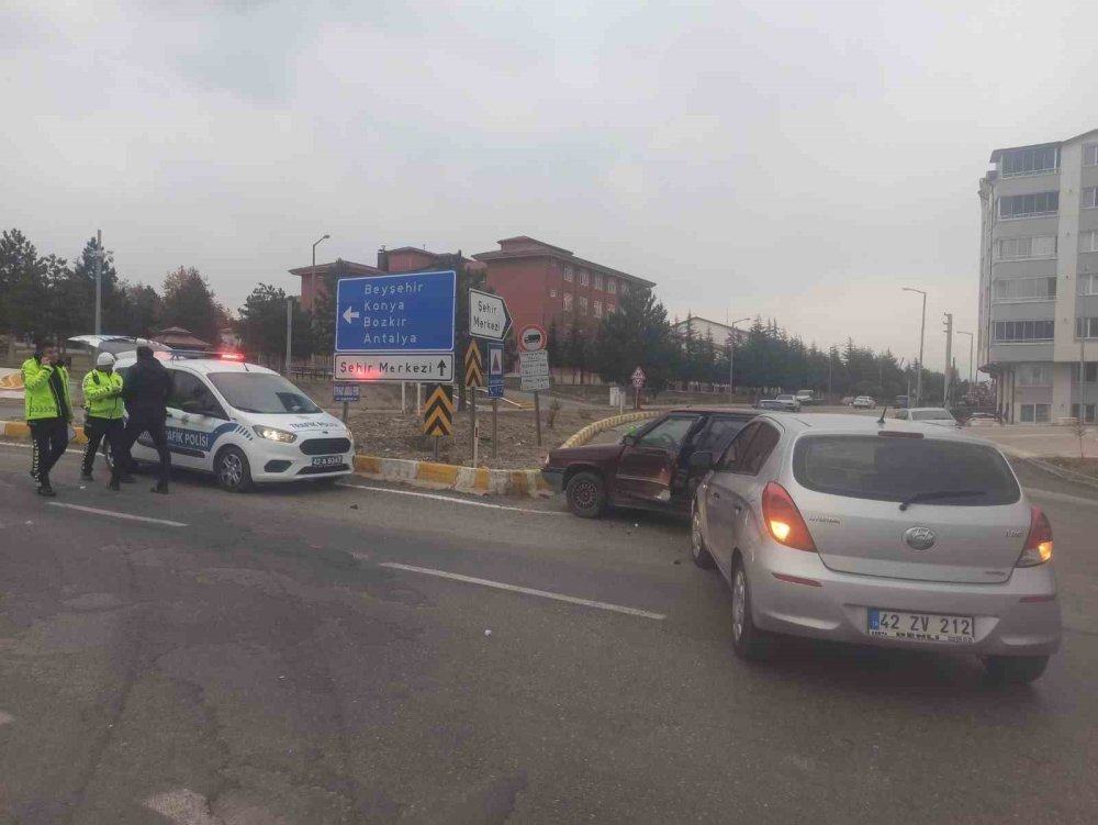 Konya'da trafik kazası: 2 yaralı