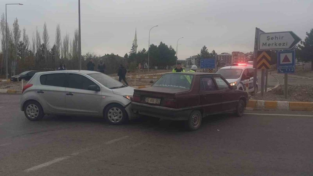 Konya'da trafik kazası: 2 yaralı