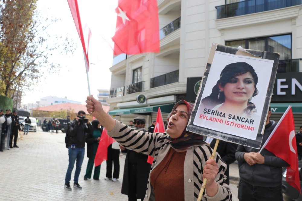 Evlat eylemine katılan anne: Çocuklarımızı söke söke PKK’dan alacağız