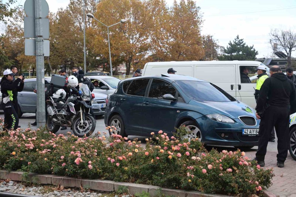 Konya'da kovalamaca! Polislerden kaçamadı