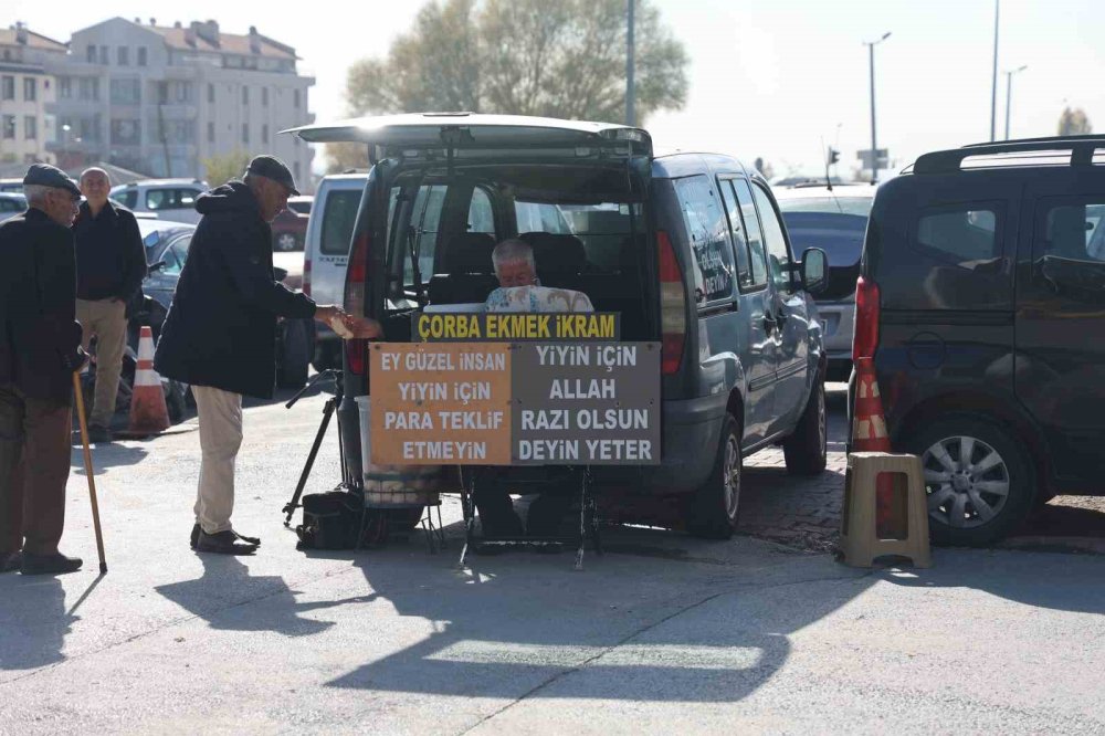 Konya'da ücretsiz çorba ikramı! Bir tek amacı var