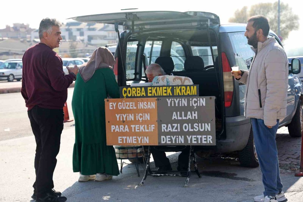 Konya'da ücretsiz çorba ikramı! Bir tek amacı var