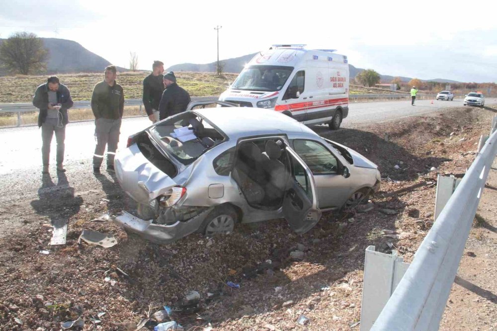 Konya’da Kaymakam Virajında otomobil devrildi: 4 yaralı