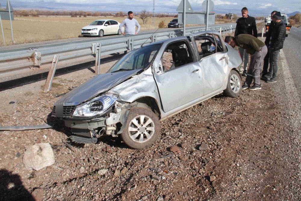 Konya’da Kaymakam Virajında otomobil devrildi: 4 yaralı