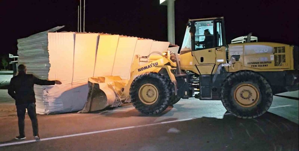 Aksaray’da polisin karayolunda konteyner mücadelesi