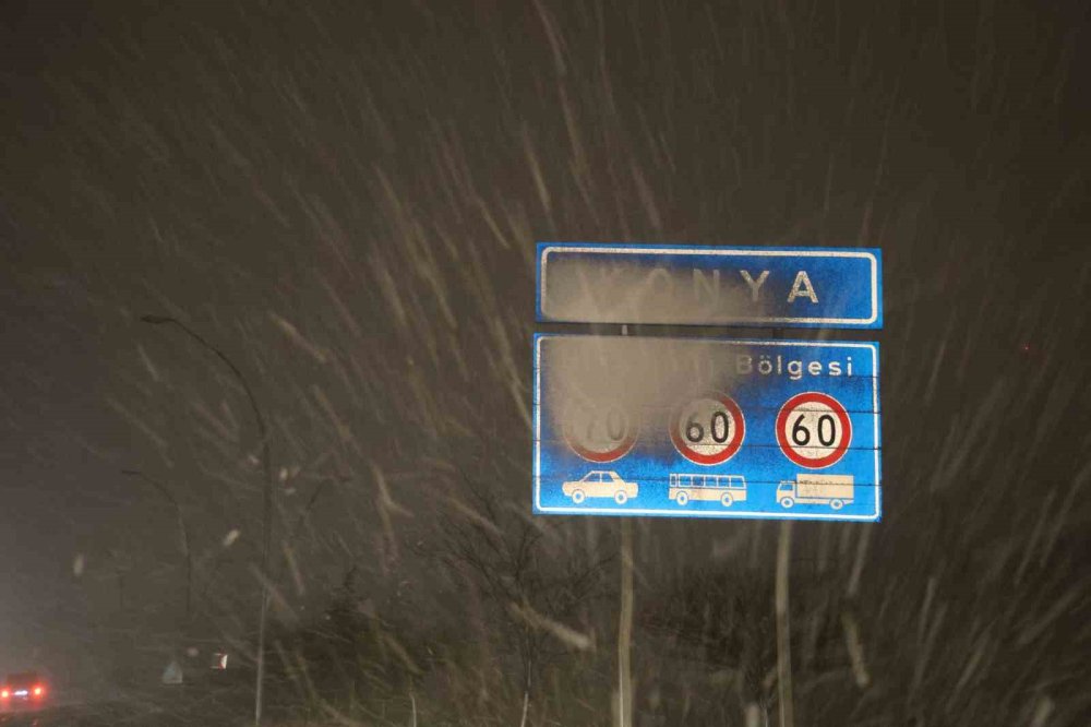 Konya’da kar yağışı etkili oluyor! Yollar trafiğe kapandı