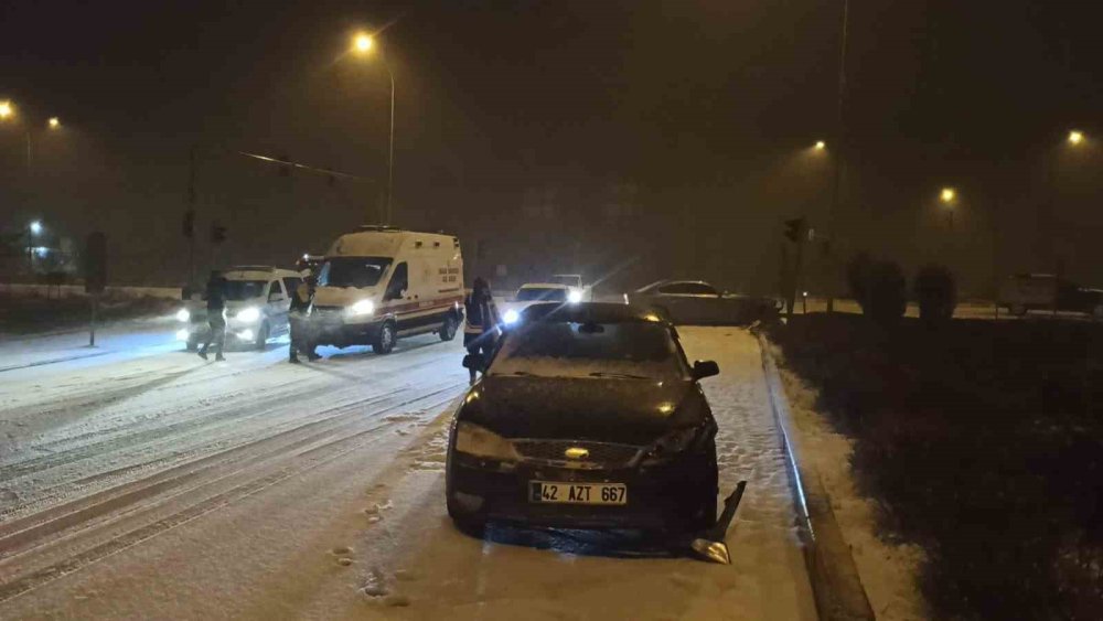 Konya’da kar yağışı kazaya neden oldu! Yaralılar var