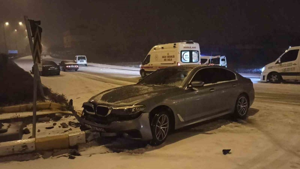 Konya’da kar yağışı kazaya neden oldu! Yaralılar var