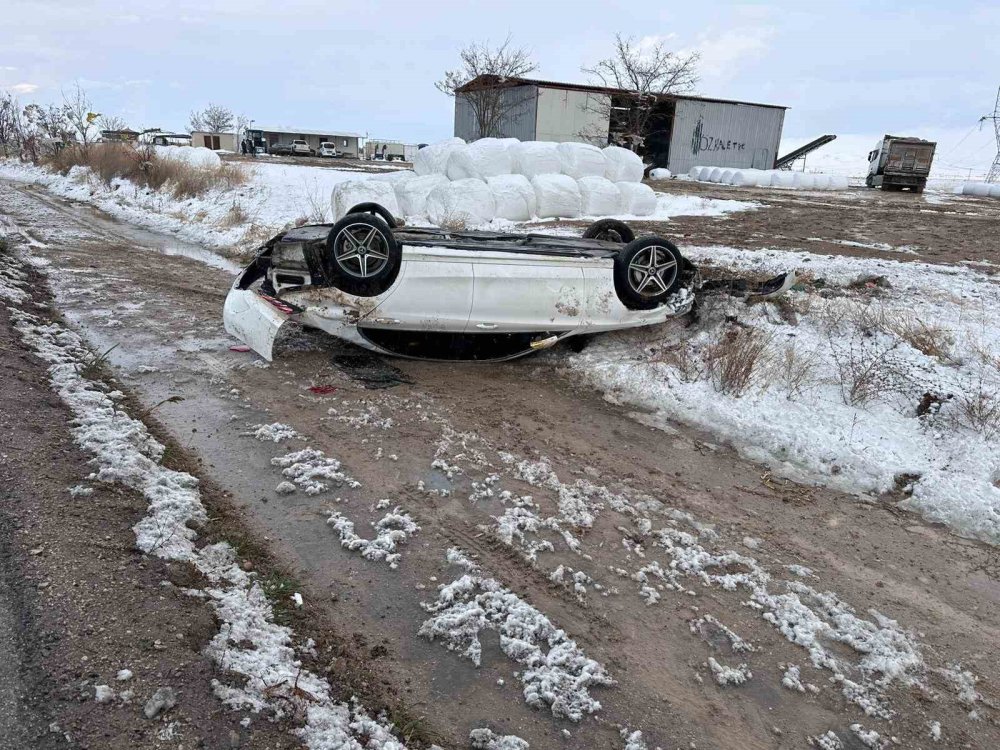 Konya'da tipi ve buzlanma kazaya neden oldu: 4 yaralı