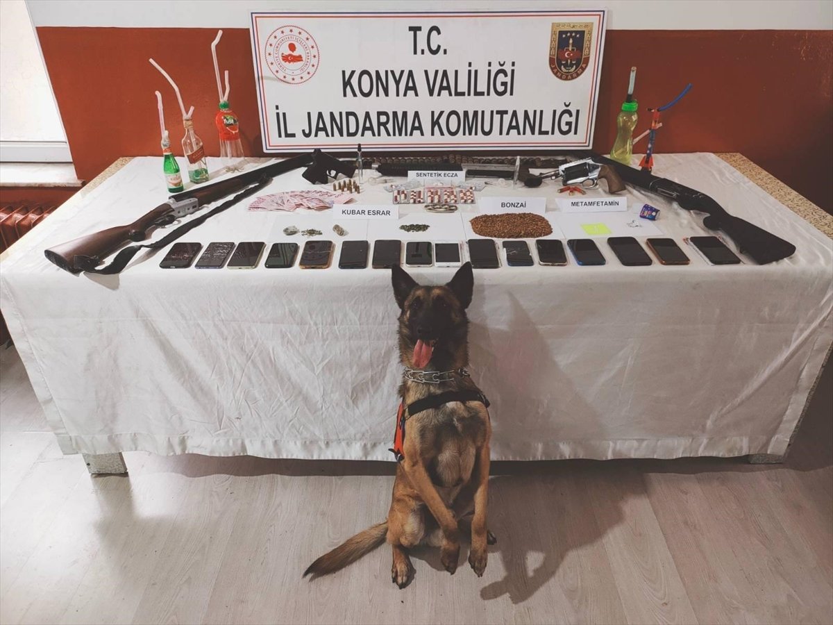 konyada-uyusturucu-operasyonunda-4-zanli-tutuklandi.jpg