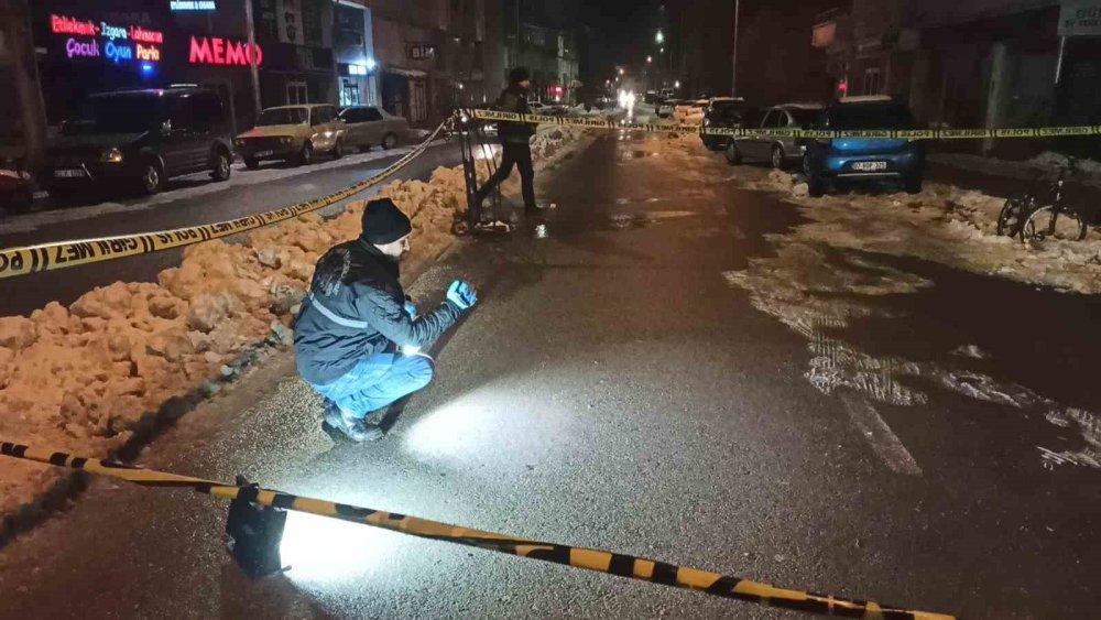 Konya'da cadde ortasında ateş edip yaraladı