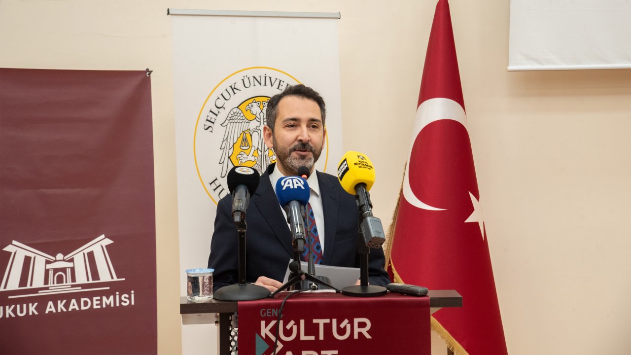 eski-tbmm-baskani-sentop-selcuk-universitesinde-gazze-temali-konferans-verdi-3.jpg