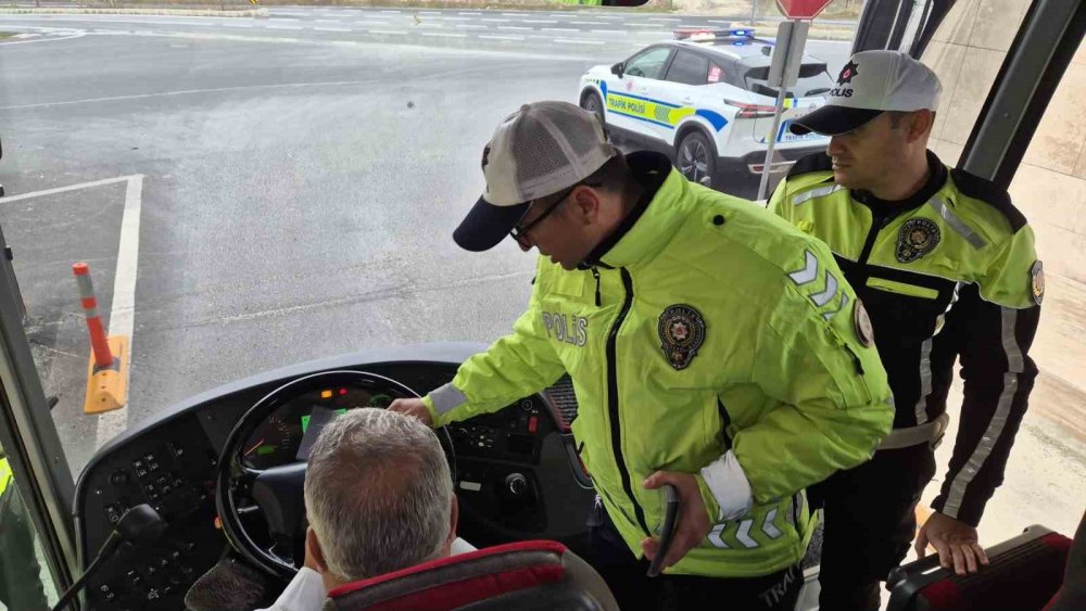 Kış lastiği olmayan yandı