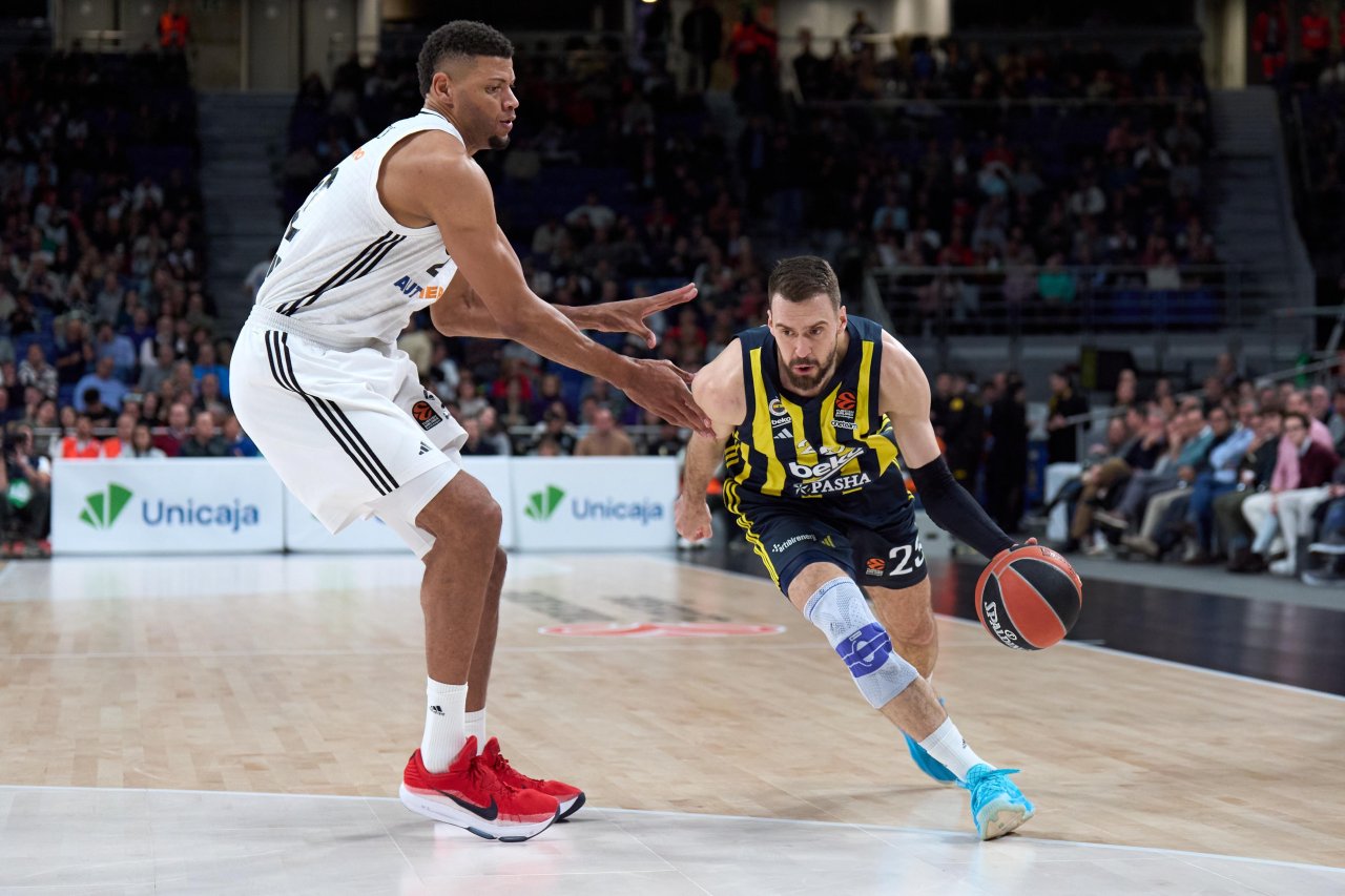 fenerbahce-euroleaguede-10-galibiyetini-madridde-aldi.jpg