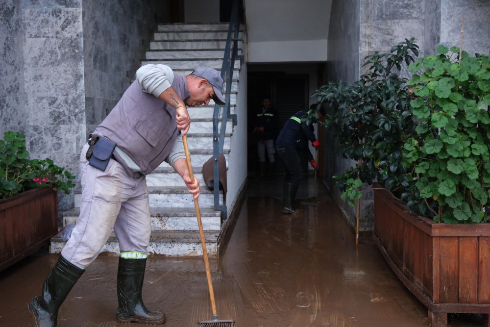 Bodrum’da 60 ev ve 2 iş yerini su bastı