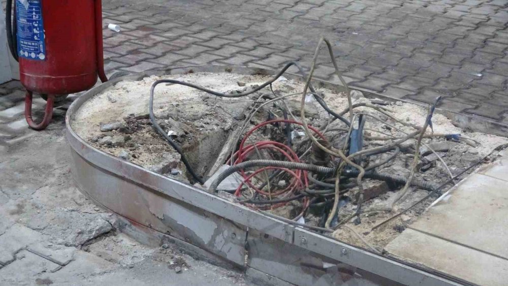 Korku dolu anlar! Ayağı gaza basılı kalınca...