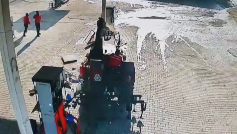 Korku dolu anlar! Ayağı gaza basılı kalınca...