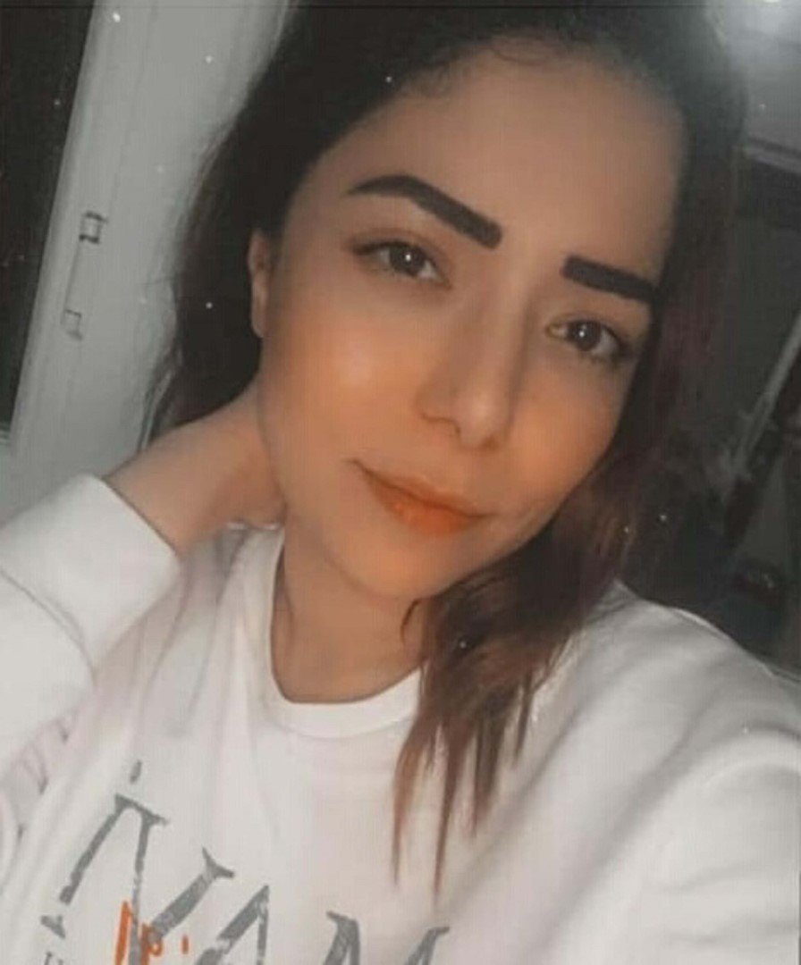 Erkek arkadaşının aracında başından vurulan kadın toprağa verildi