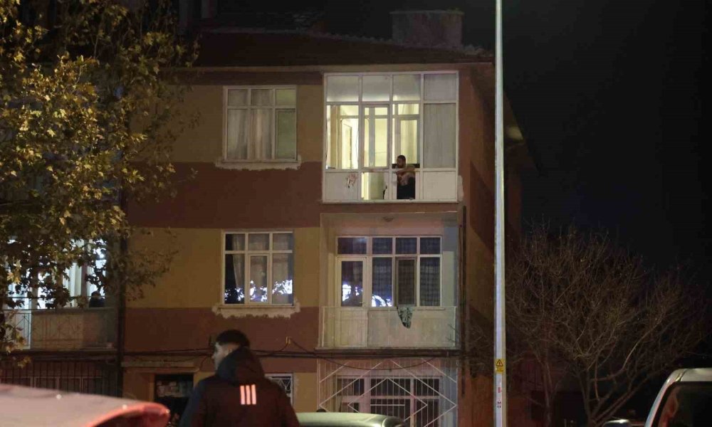Konya merkezde bunalıma giren şahıs polise zorluk çıkardı