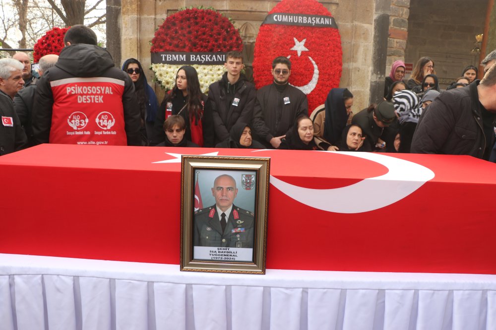 Şehit Tuğgeneral İsa Baydilli, memleketinde son yolculuğuna uğurlandı