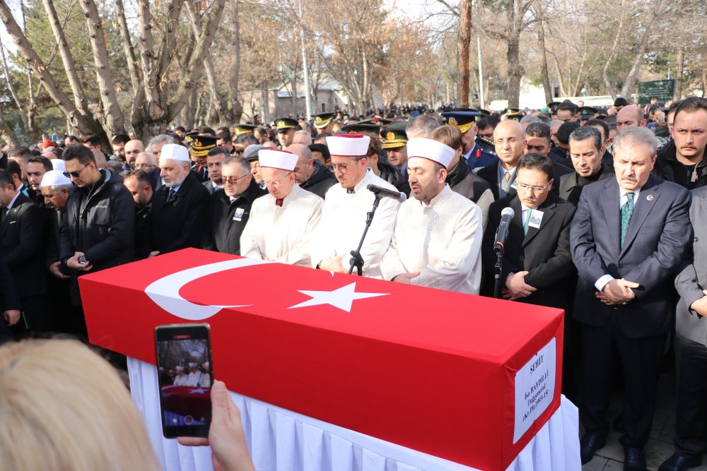 Şehit Tuğgeneral İsa Baydilli, memleketinde son yolculuğuna uğurlandı