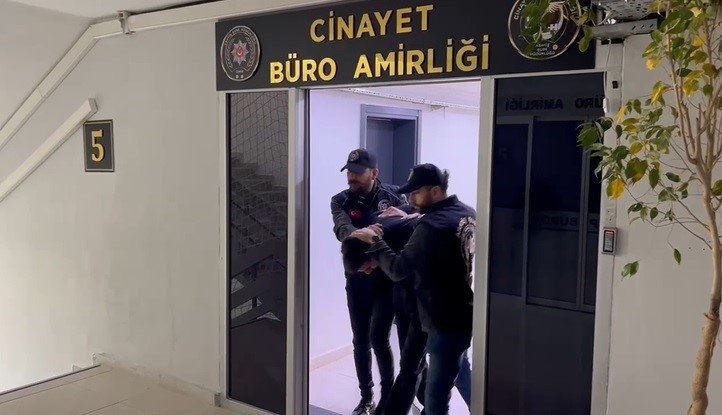 İzmir'de cinayet! Bir anlık tartışma arkadaş katili yaptı