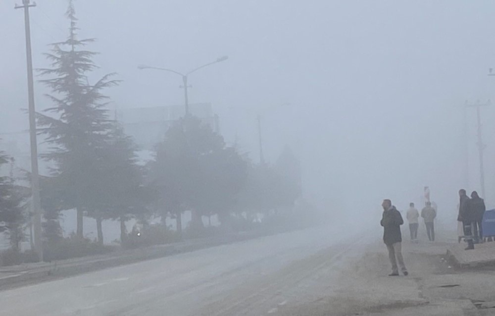 Konya'da bu yola dikkat! Yoğun sis etkili oluyor