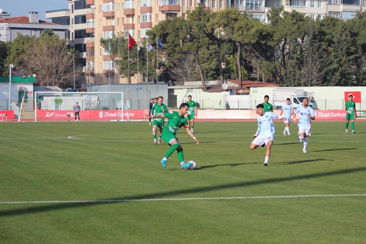 besiktasi-yenen-adana-demirspora-kupada-sok.jpg