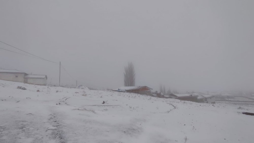 Konya’nın yüksek kesimlerinde kar yağışı etkili oluyor