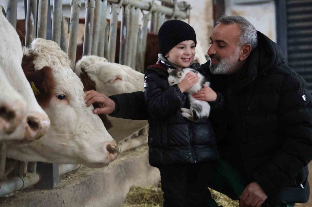 Avrupa'da böyle bir destek yok! Türkiye'ye dönüp çiftlik kurdu, tonlarca üretim yapıyor