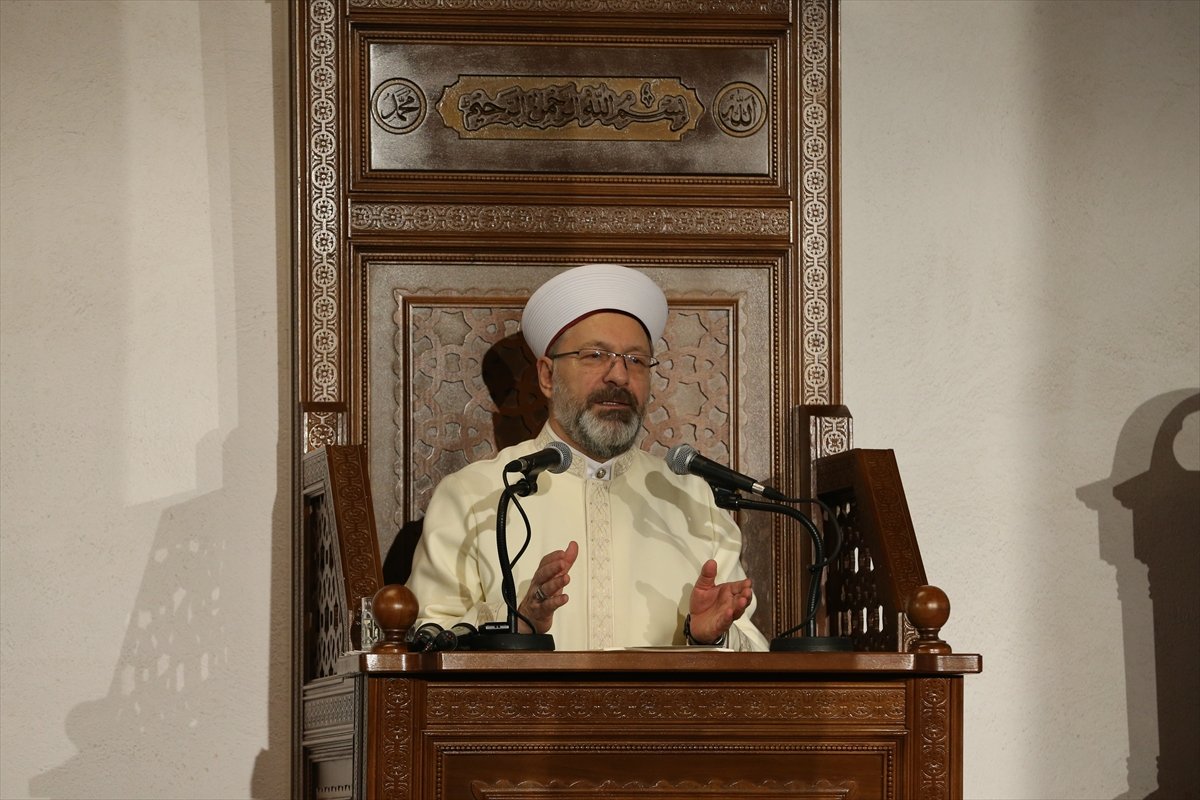 diyanet-isleri-baskani-erbas-eskisehirde-kandil-programina-katildi.jpg