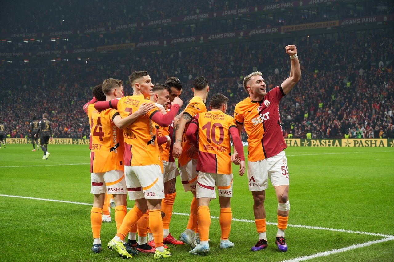 galatasaray-ile-goztepe-61-randevuda.jpg