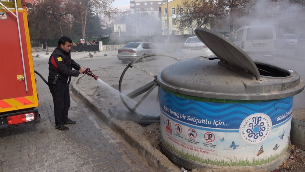 Konya merkezde çöp konteynerinde yangın