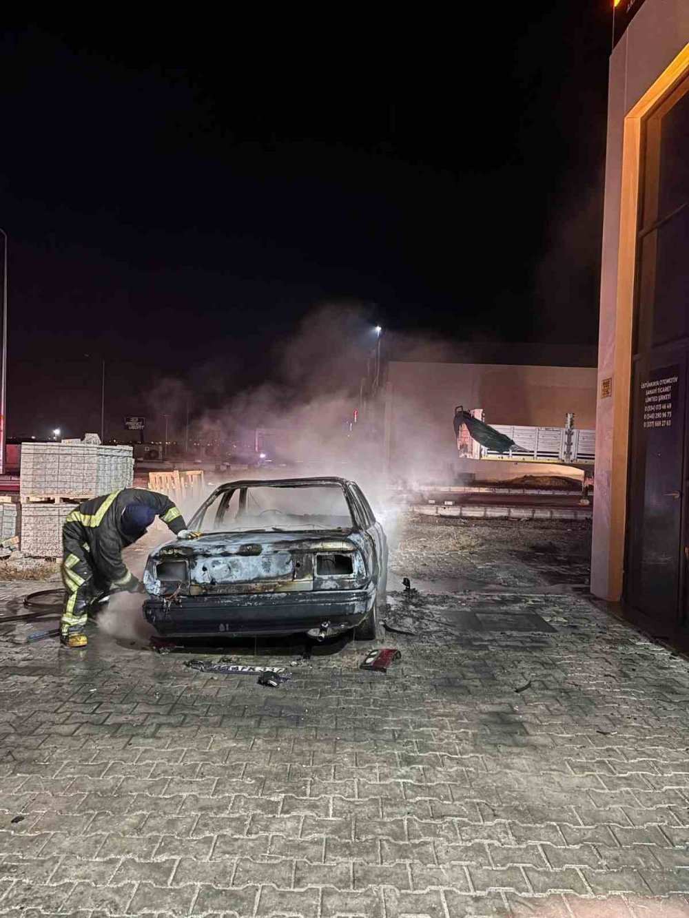 Konya'da otomobil alevlere teslim oldu