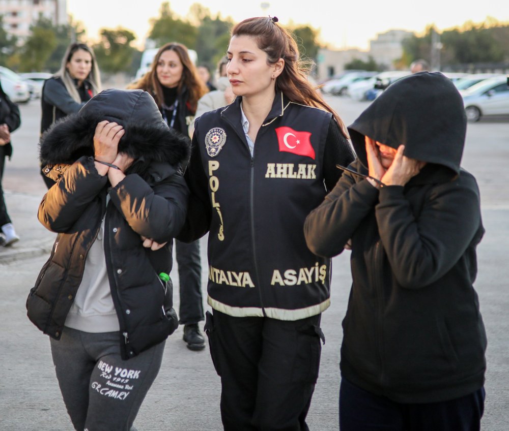 'Oyunumuzu kimse bozamaz' diyen fuhuş şebekesine 'Oyunbozan' operasyonu