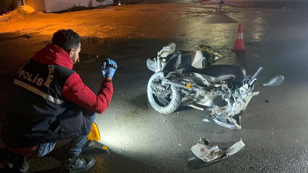 Çalıntı motosikletle polisten kaçtı, sonu kötü bitti