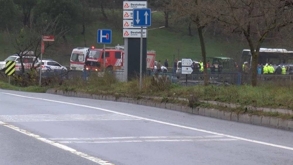 İstanbul'da otobüs ile cip çarpıştı: 1 ölü, 4 yaralı